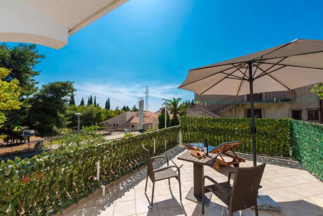 קאבטאט Villa Adria Apartments מראה חיצוני תמונה