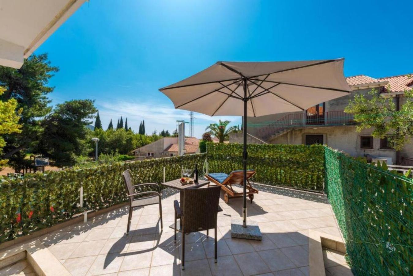 קאבטאט Villa Adria Apartments מראה חיצוני תמונה