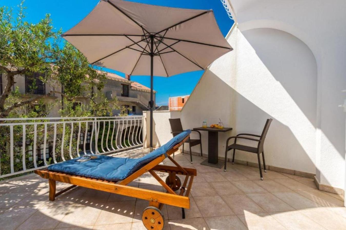 קאבטאט Villa Adria Apartments מראה חיצוני תמונה