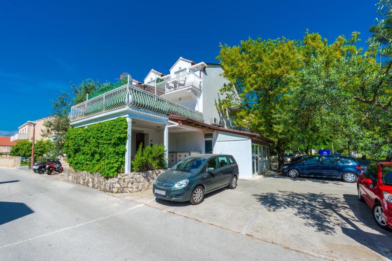 קאבטאט Villa Adria Apartments מראה חיצוני תמונה