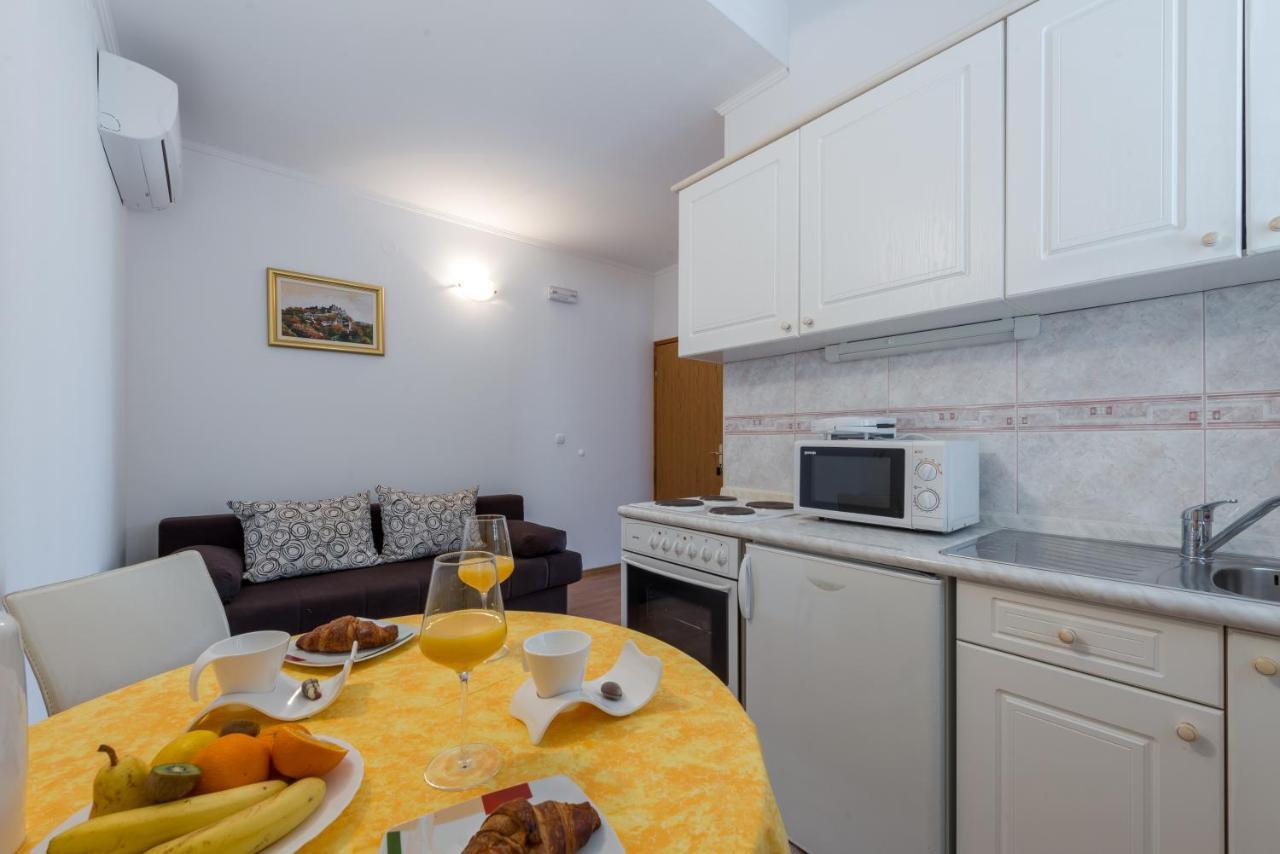 קאבטאט Villa Adria Apartments מראה חיצוני תמונה