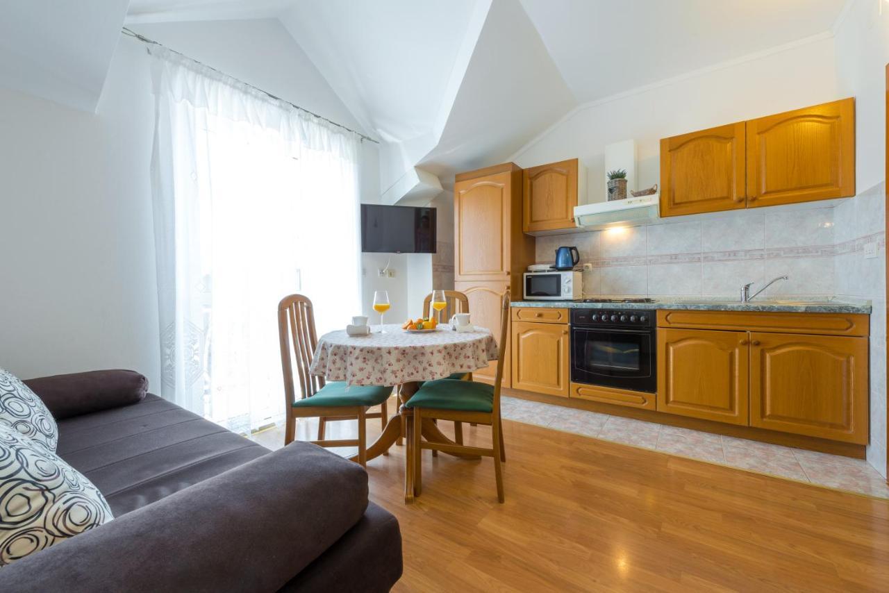 קאבטאט Villa Adria Apartments מראה חיצוני תמונה