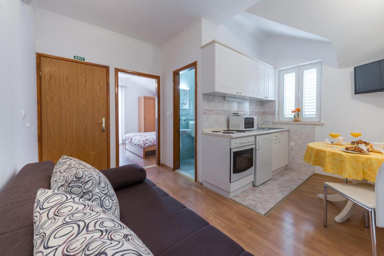 קאבטאט Villa Adria Apartments מראה חיצוני תמונה