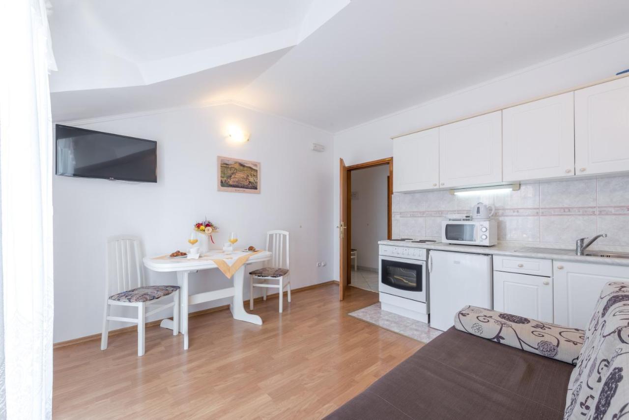 קאבטאט Villa Adria Apartments מראה חיצוני תמונה